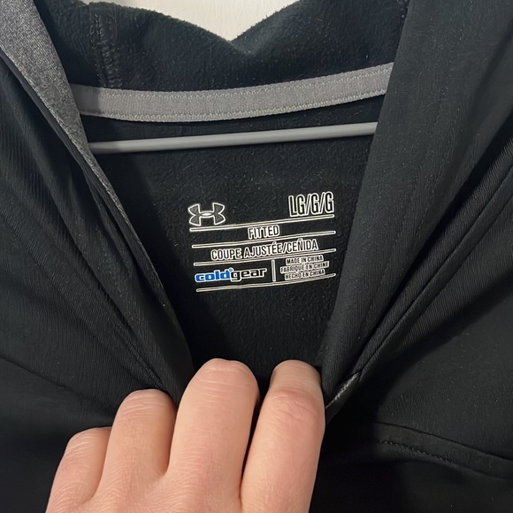 Under Armour sweater - Picture 2 of 8